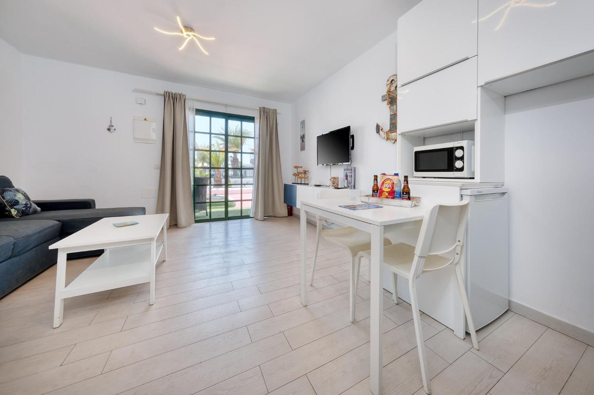 Apartment La Vela Azul -Pool & Tennis - Free Ac &Good Wifi- Smart Tv Puerto del Carmen  Dış mekan fotoğraf